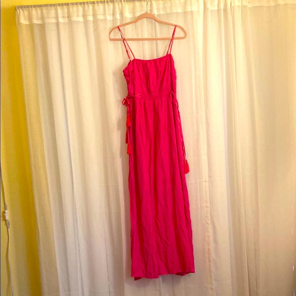 NWOT akaiv Elegant Spaghetti Strap Pink Maxi Dress